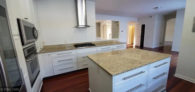 $5,000 | 25200 Yellowstone Trail, Excelsior, MN 55331