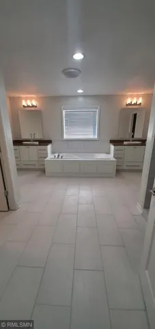 $5,000 | 25200 Yellowstone Trail, Excelsior, MN 55331