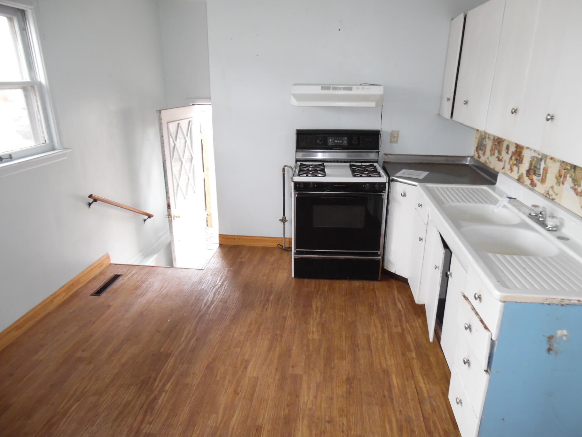 3138 Duluth Street Highland, IN 46322 - Photo 6 of 11 1984x1488