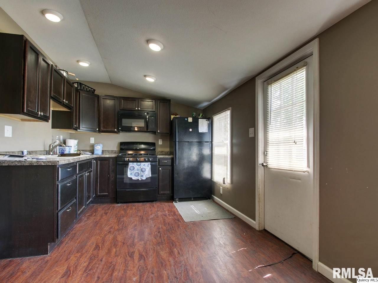 618 Monroe Street Quincy, IL 62301 - Photo 9 of 17 Gallery Image 9