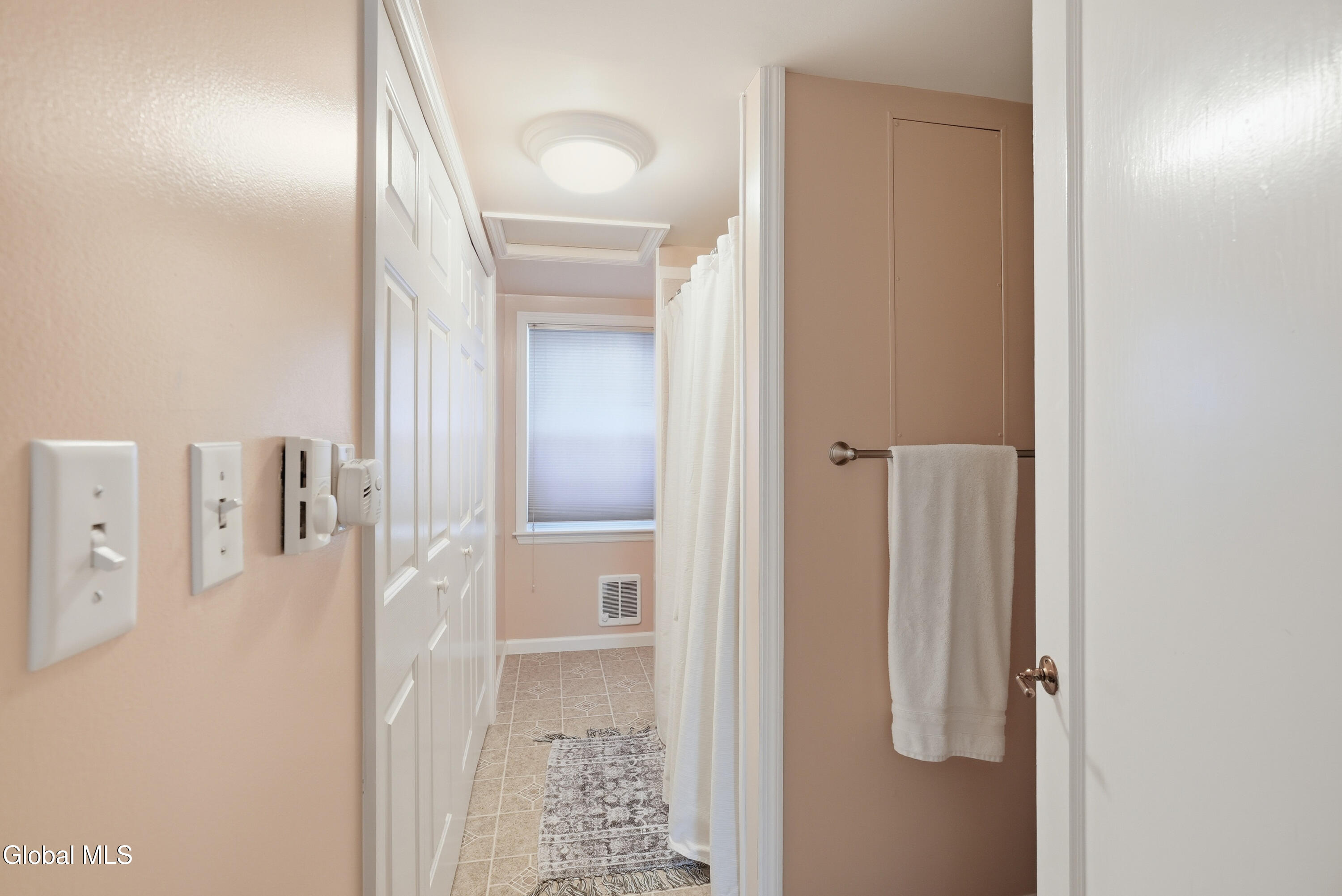 2049 Hoover Road Niskayuna, NY 12309 - Photo 21 of 34 22