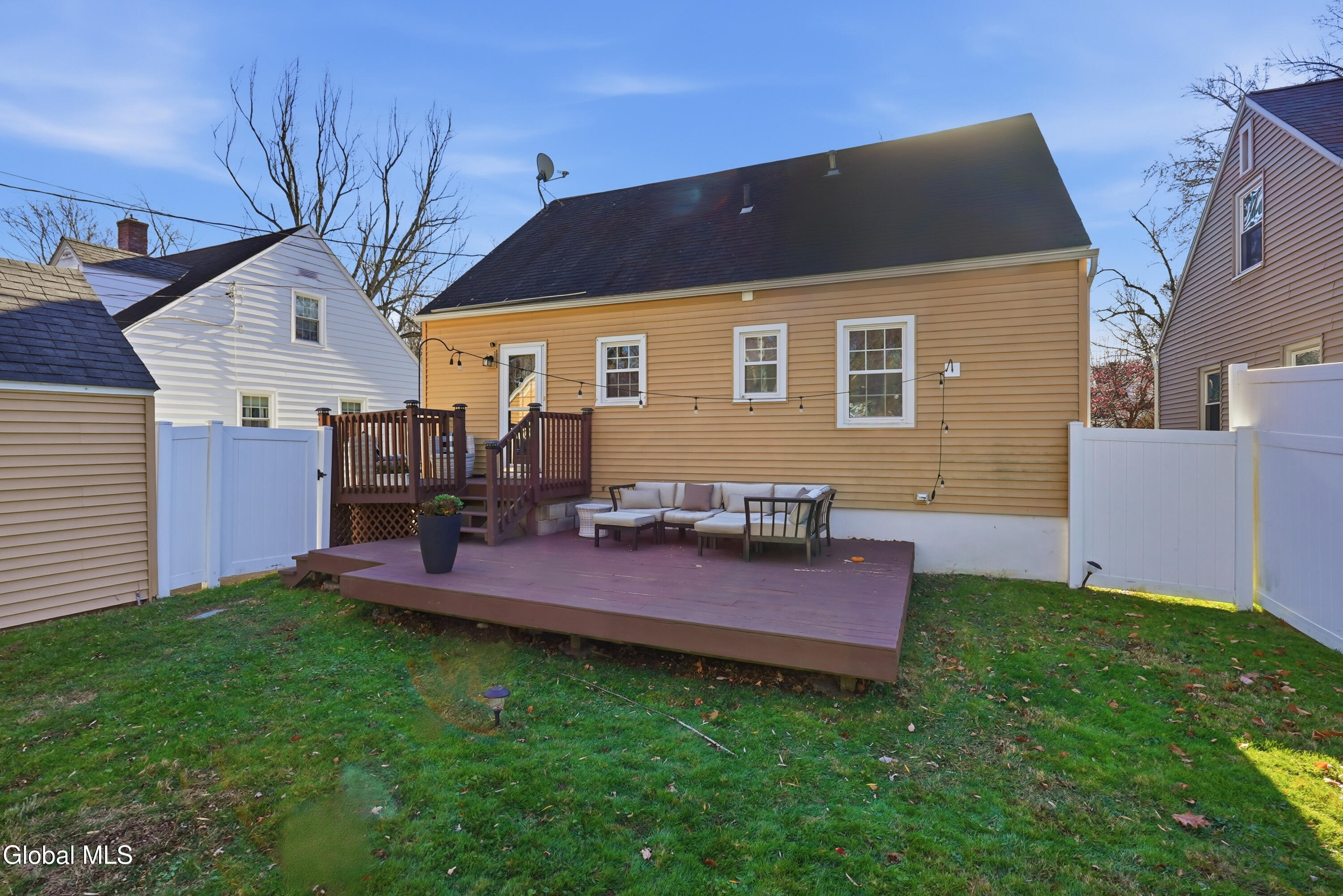 2049 Hoover Road Niskayuna, NY 12309 - Photo 34 of 34 DSC07313