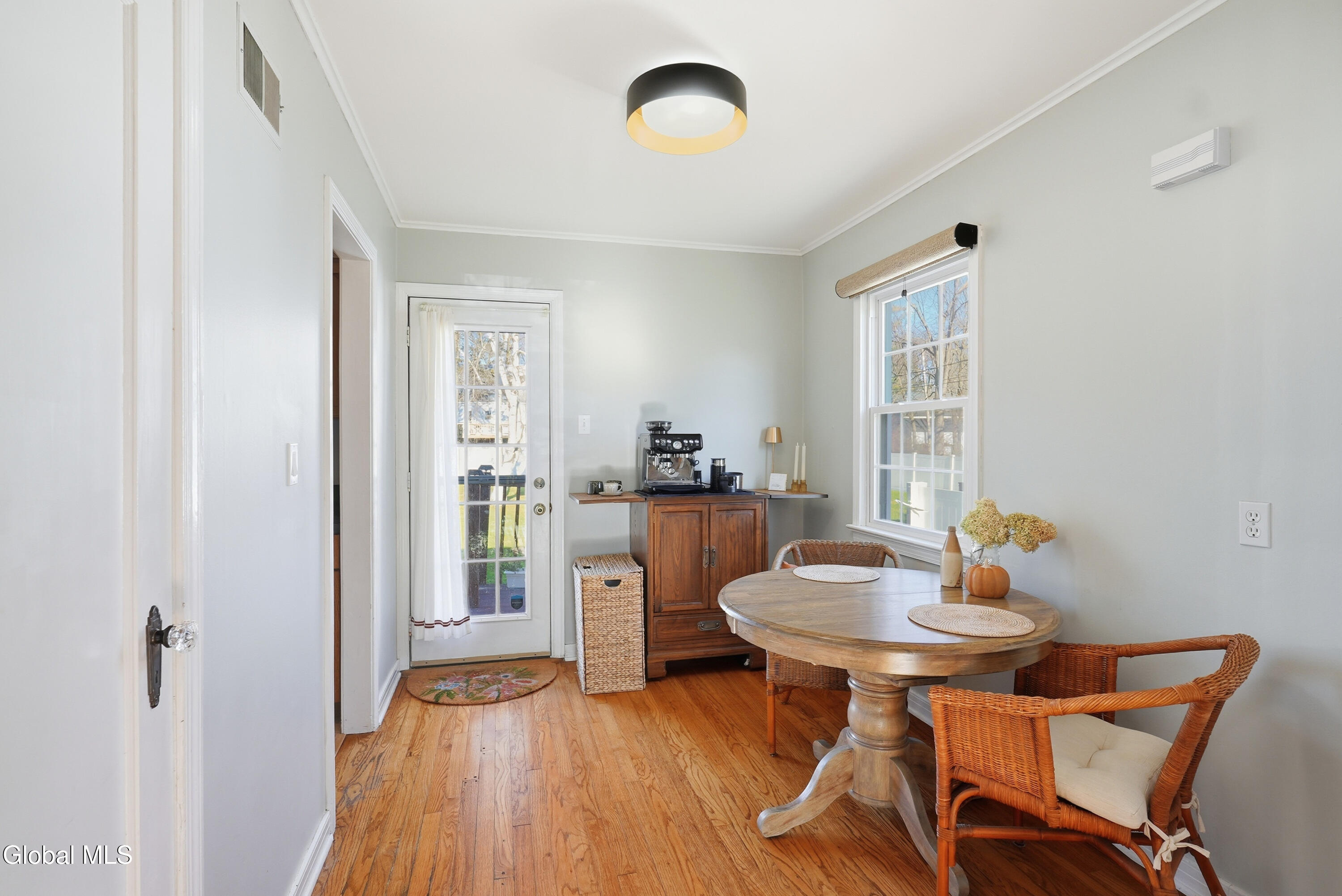 2049 Hoover Road Niskayuna, NY 12309 - Photo 10 of 34 11 (1)