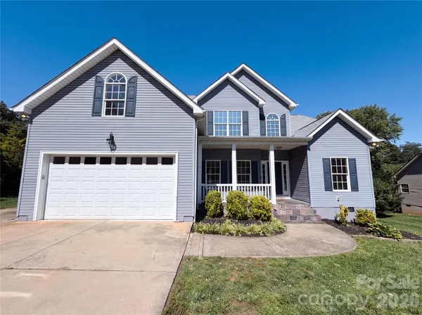 $500,000 | 4990 Sagittarius Circle, Denver, NC 28037