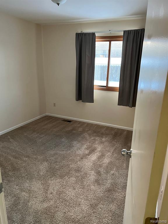 34655 Mercer Lane Fraser, MI 48026 - Photo 10 of 12