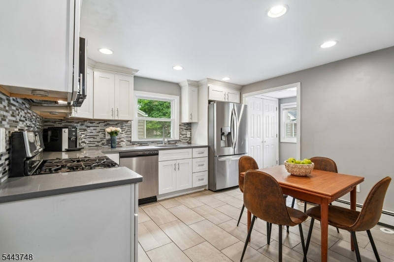 74 Meisel Avenue Springfield, NJ 07081 - Photo 10 of 35