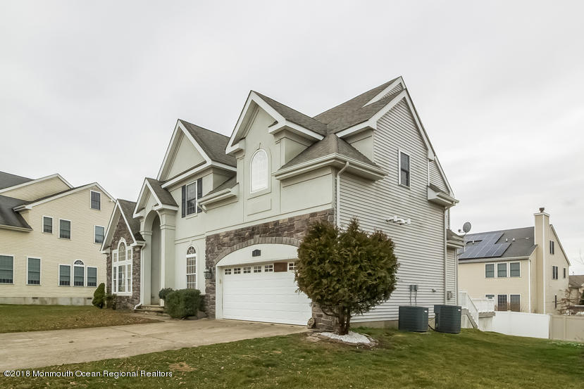 10 Rockspray Court Howell, NJ 07731 - Photo 2 of 25 1 (2)