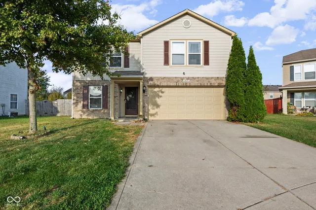 $330,000 | 8620 Hopewell Court, Camby, IN 46113