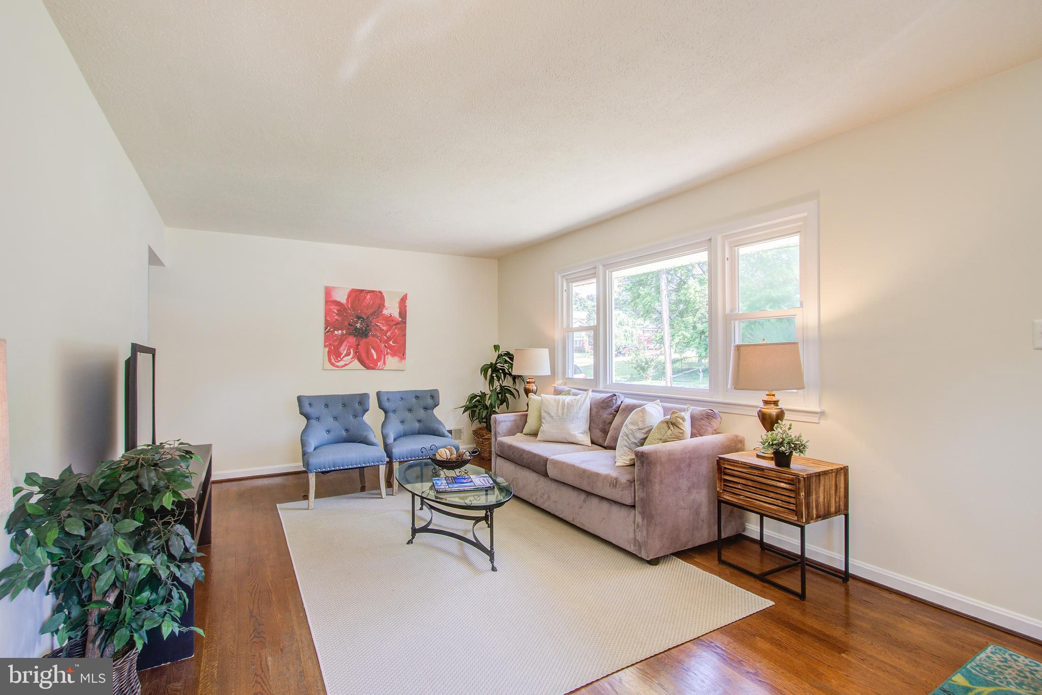 2705 Higbee Road Adelphi, MD 20783 - Photo 5 of 40 Living Room