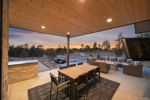 a view of a outdoor space