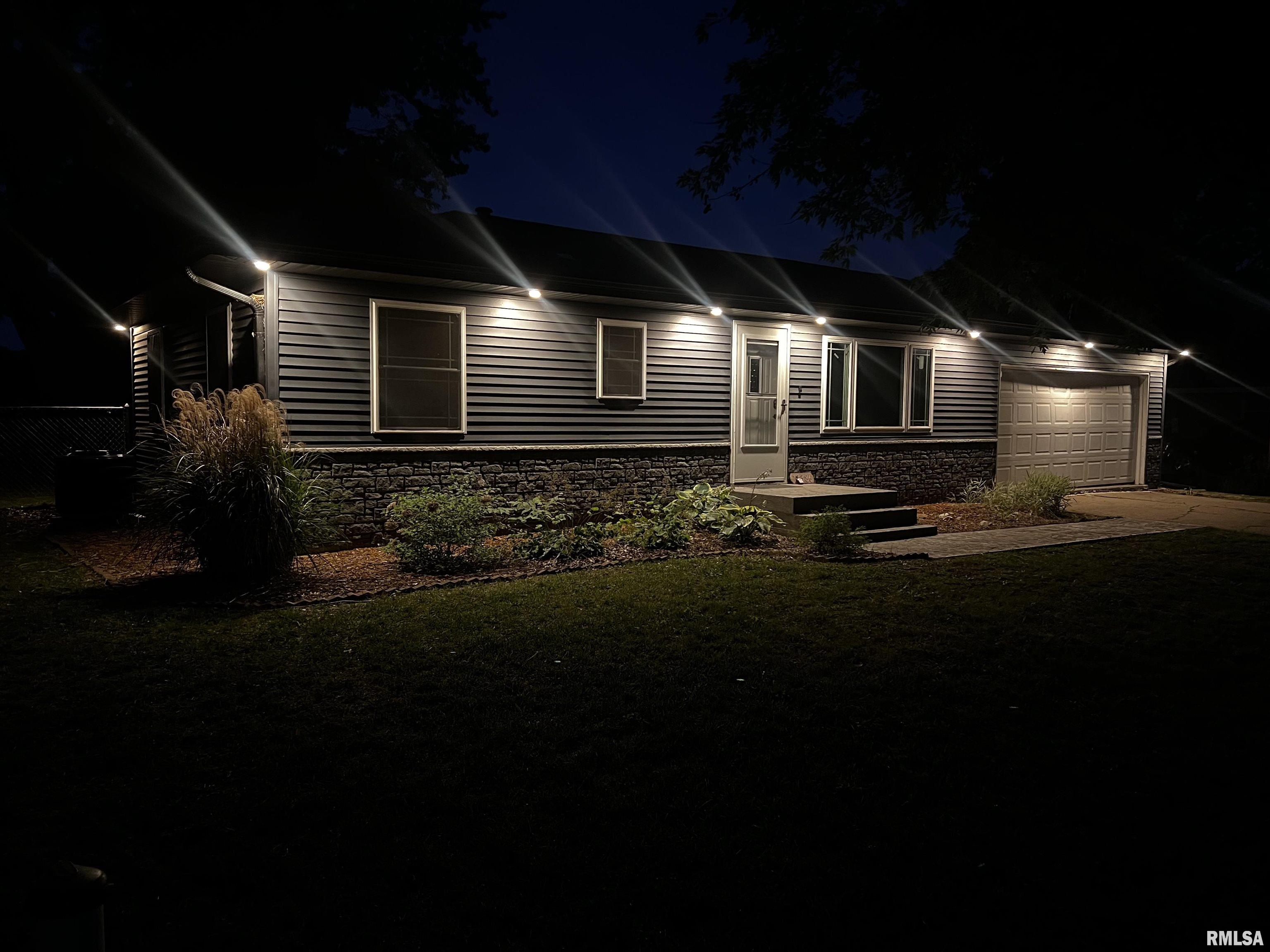 13386 Cedar Street Manito, IL 61546 - Photo 2 of 31