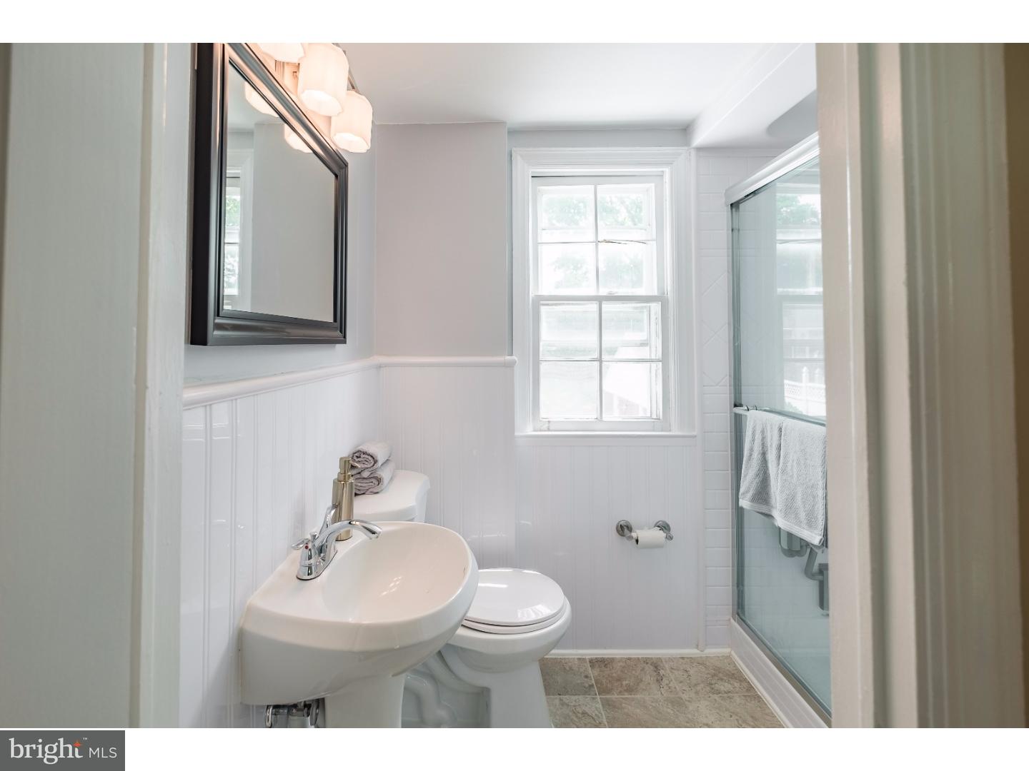 105 Glendale Road Havertown, PA 19083 - Photo 17 of 25 Bathroom