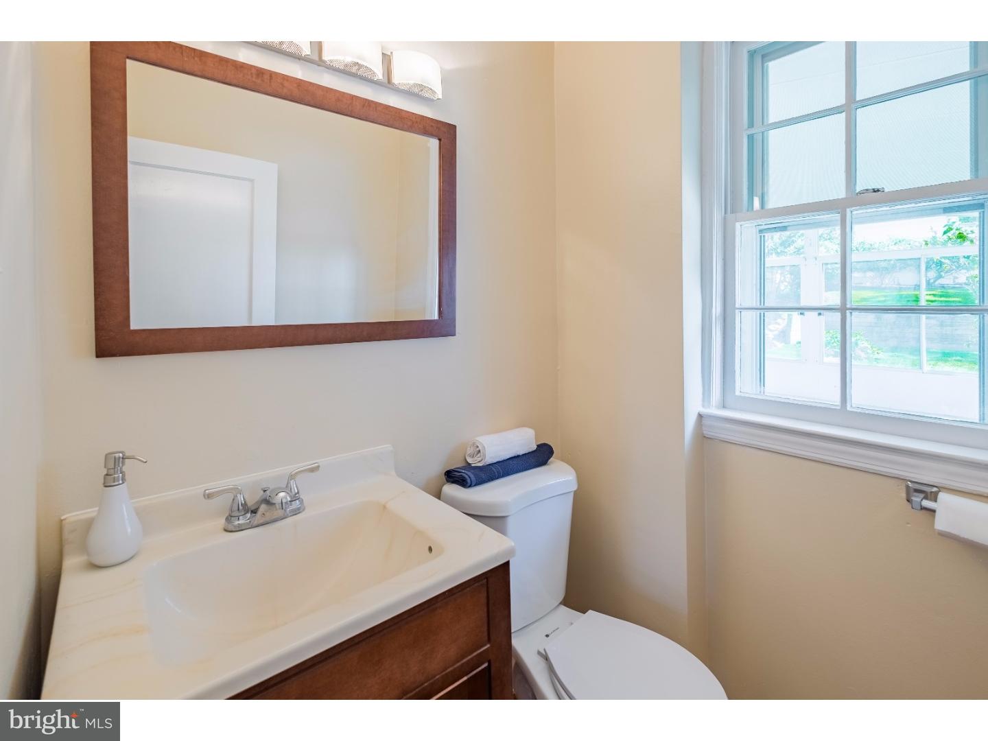105 Glendale Road Havertown, PA 19083 - Photo 19 of 25 Half Bath