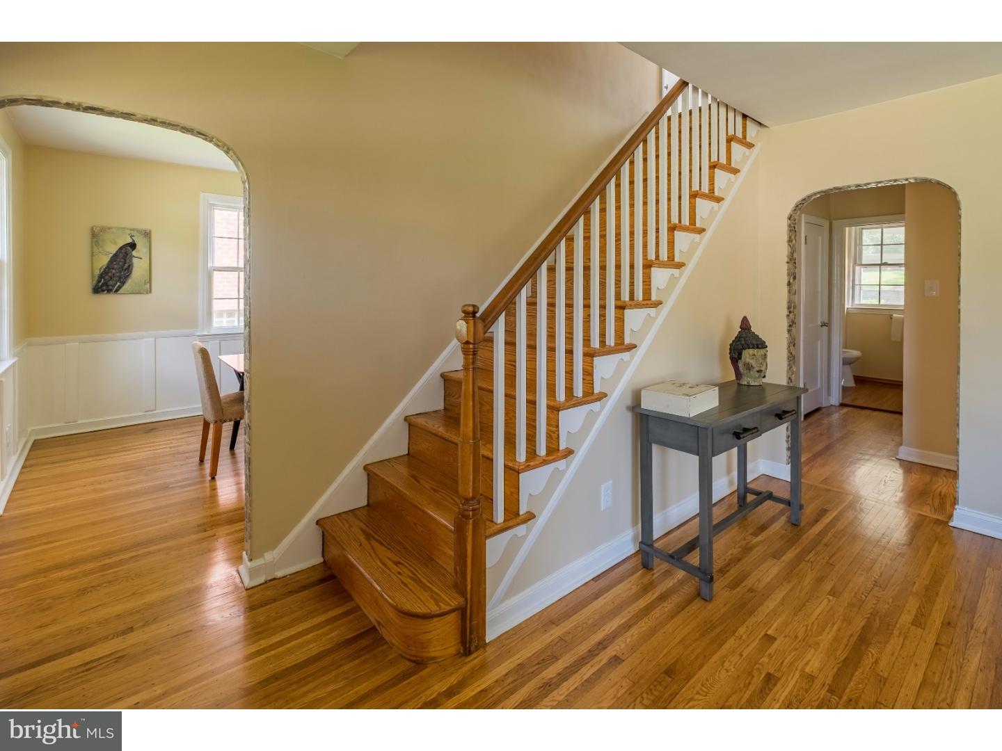 105 Glendale Road Havertown, PA 19083 - Photo 8 of 25 Living Room
