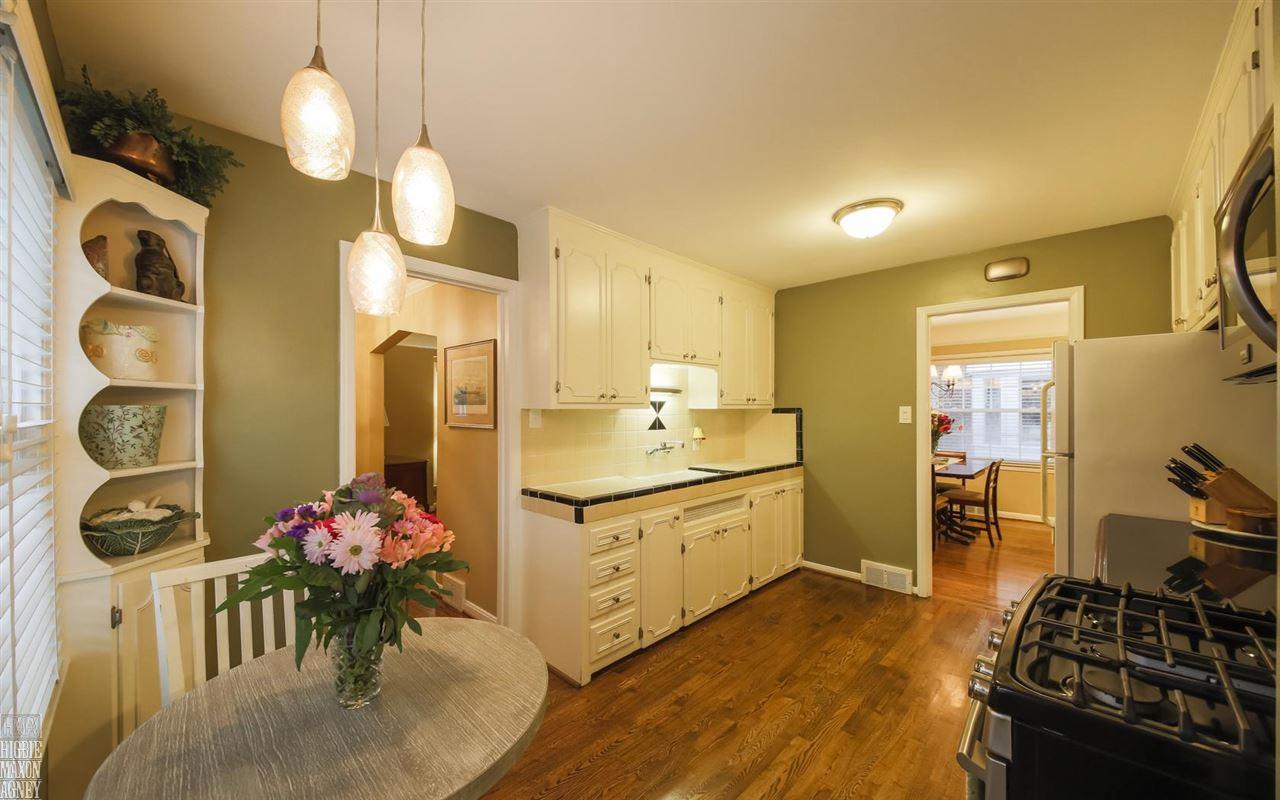 374 Kerby Road Grosse Pointe Farms, MI 48236 - Photo 10 of 21