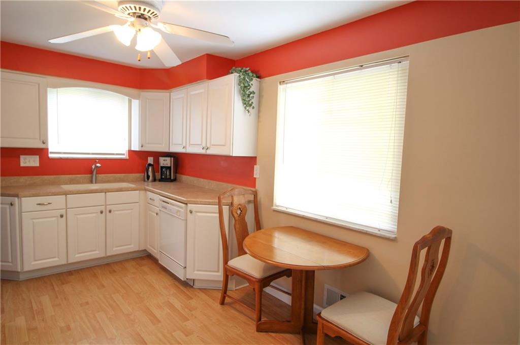 637 Greenlee Road Pittsburgh, PA 15227 - Photo 11 of 25 Gallery Image 11