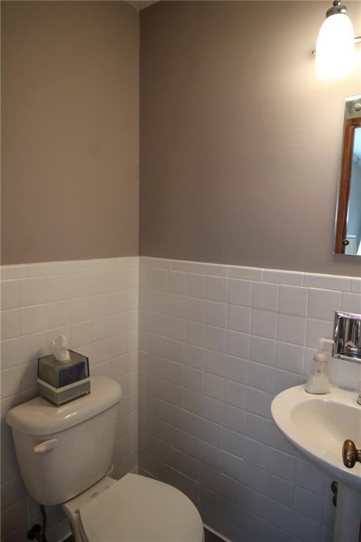 637 Greenlee Road Pittsburgh, PA 15227 - Photo 14 of 25 Gallery Image 14