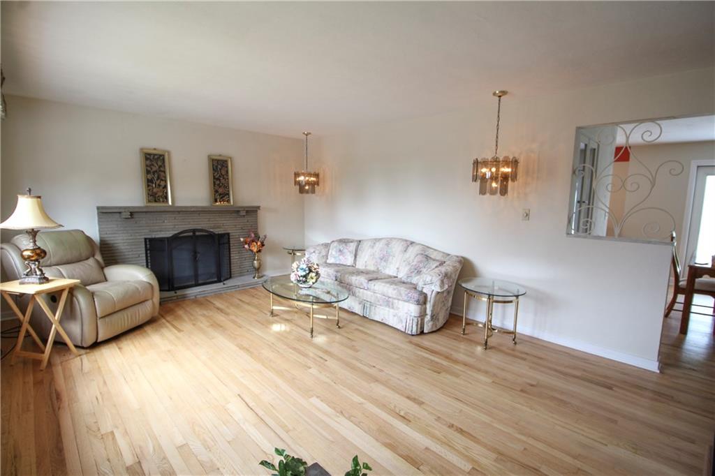 637 Greenlee Road Pittsburgh, PA 15227 - Photo 3 of 25 Living room is sized to accommodate an array of furniture