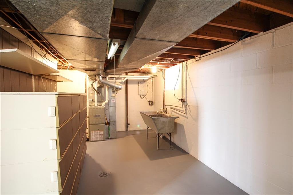 637 Greenlee Road Pittsburgh, PA 15227 - Photo 21 of 25 Gallery Image 21
