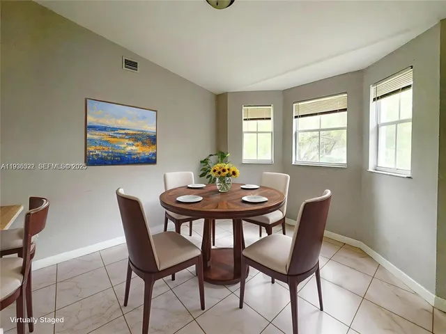 $220,000 | 1543 Southeast 25th Street, Unit 204, Homestead, FL 33035