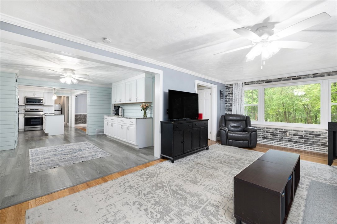 268 Log Road Smithfield, RI 02917 - Photo 15 of 50