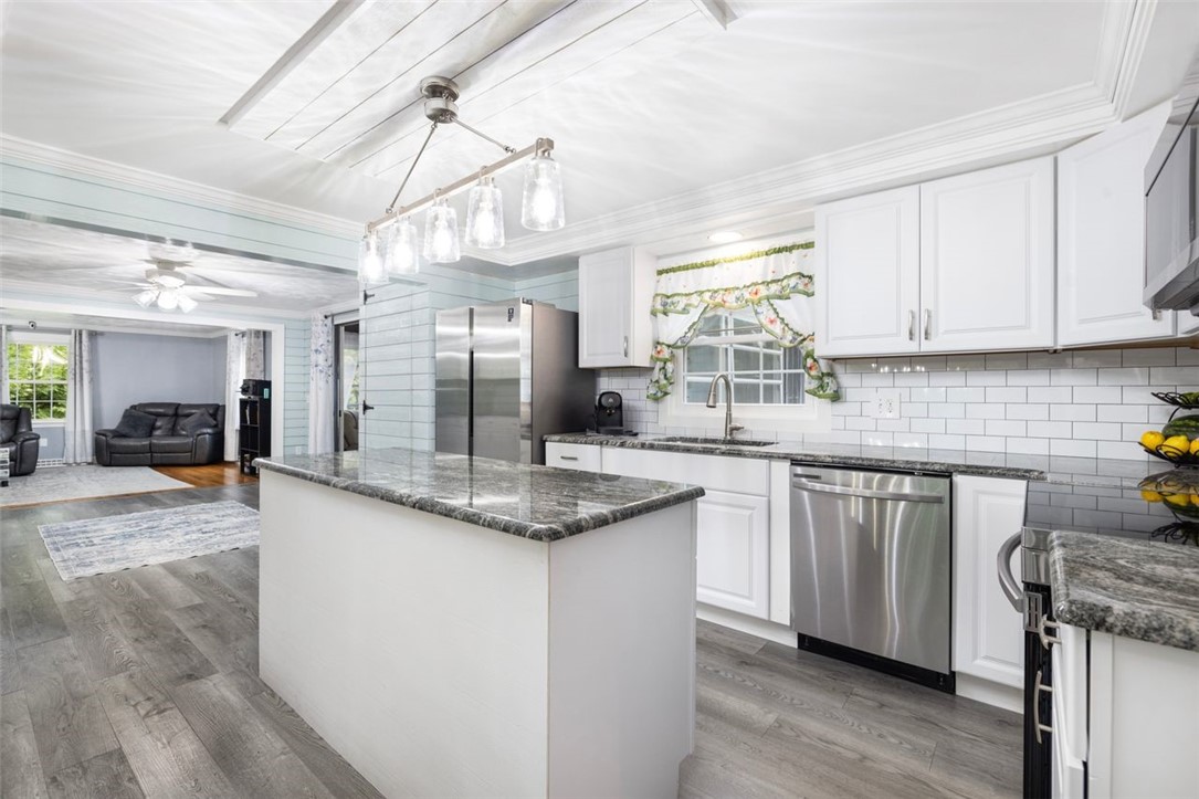 268 Log Road Smithfield, RI 02917 - Photo 8 of 50