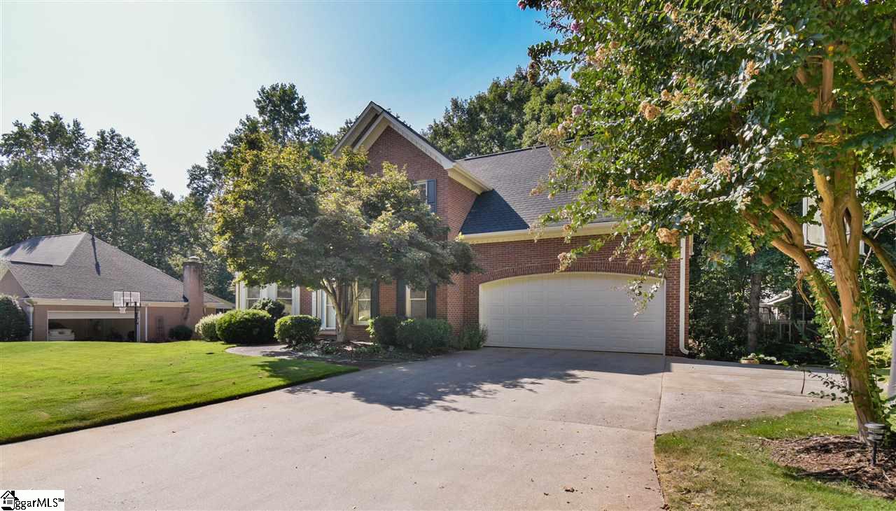 118 Sun Meadow Road Greer, SC 29650 - Photo 2 of 32 Gallery Image 2