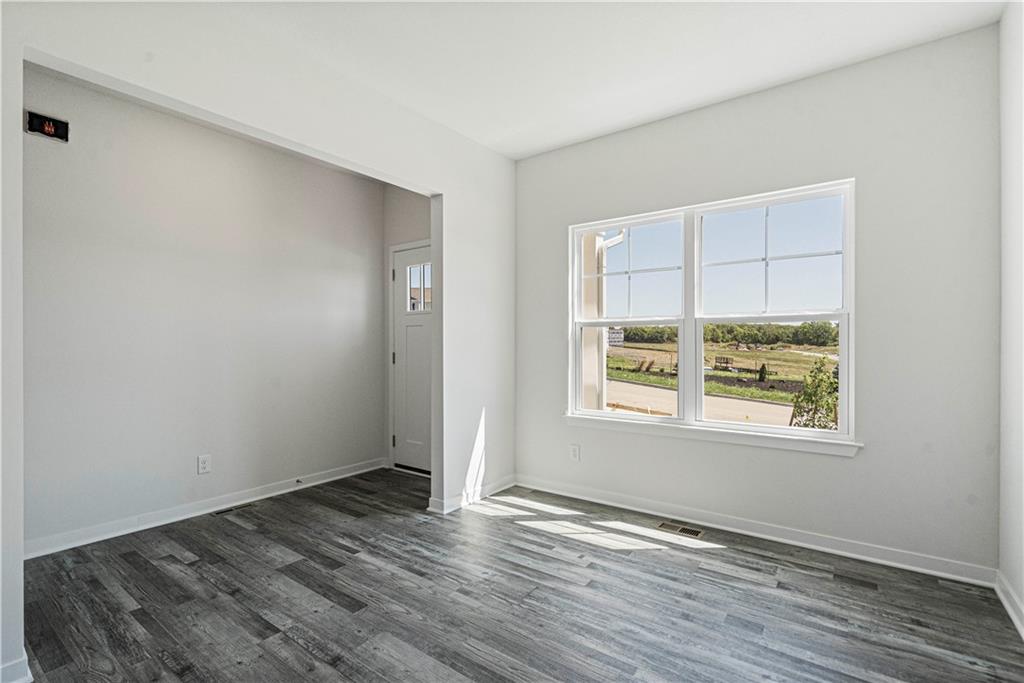 20198 Cornice St Spring Hill Spring Hill, KS 66083 - Photo 3 of 17