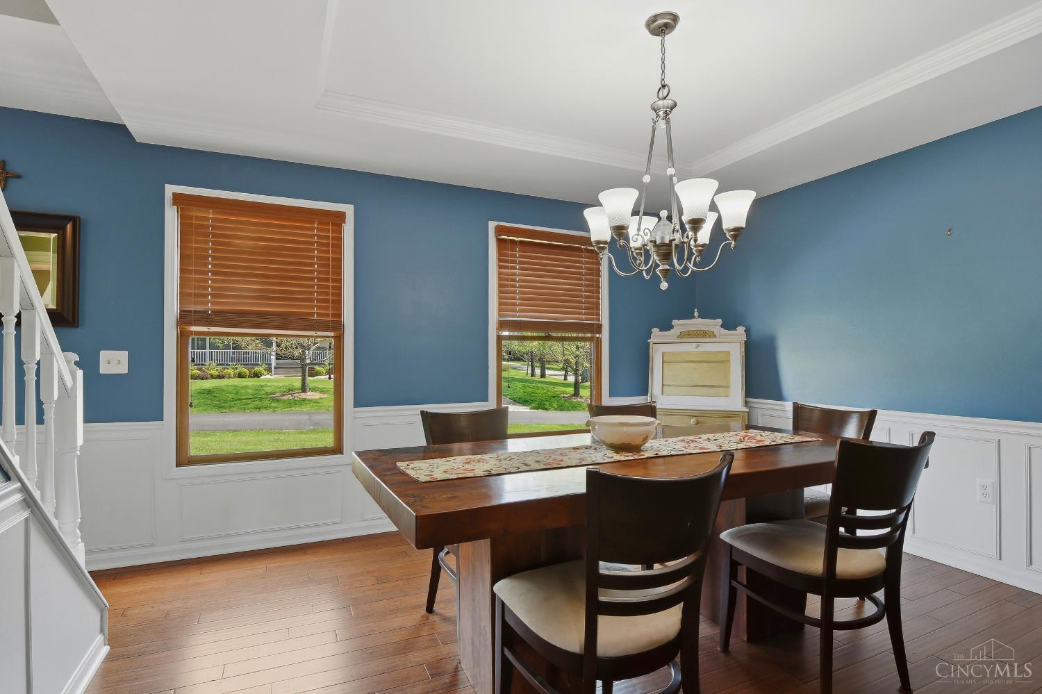 4374 Boomer Road Cincinnati, OH 45247 - Photo 5 of 49
