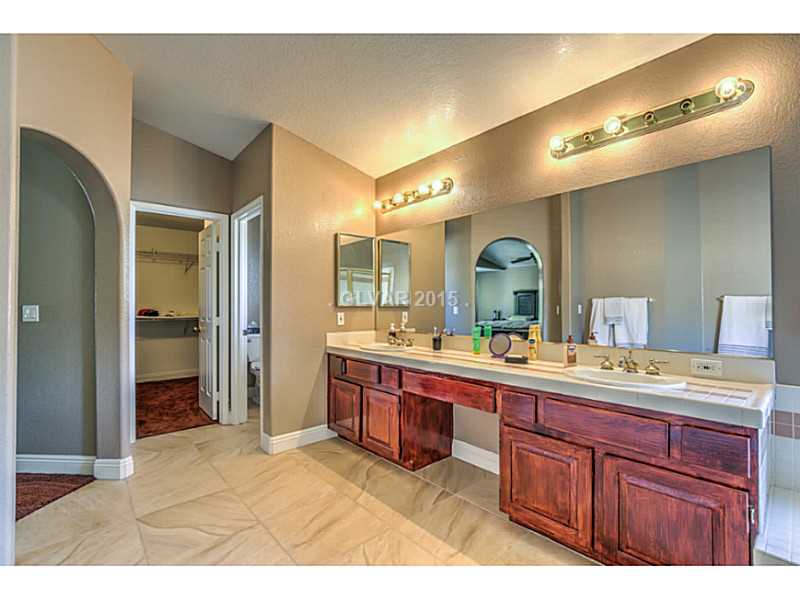 2005 Loggerhead Road Las Vegas, NV 89117 - Photo 30 of 35 Master Bath/Spa.