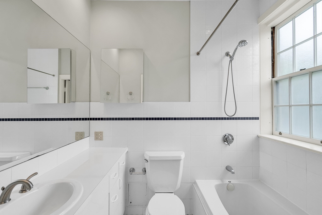 141 Beaconsfield Road, Unit 6 Brookline, MA 02445 - Photo 12 of 19