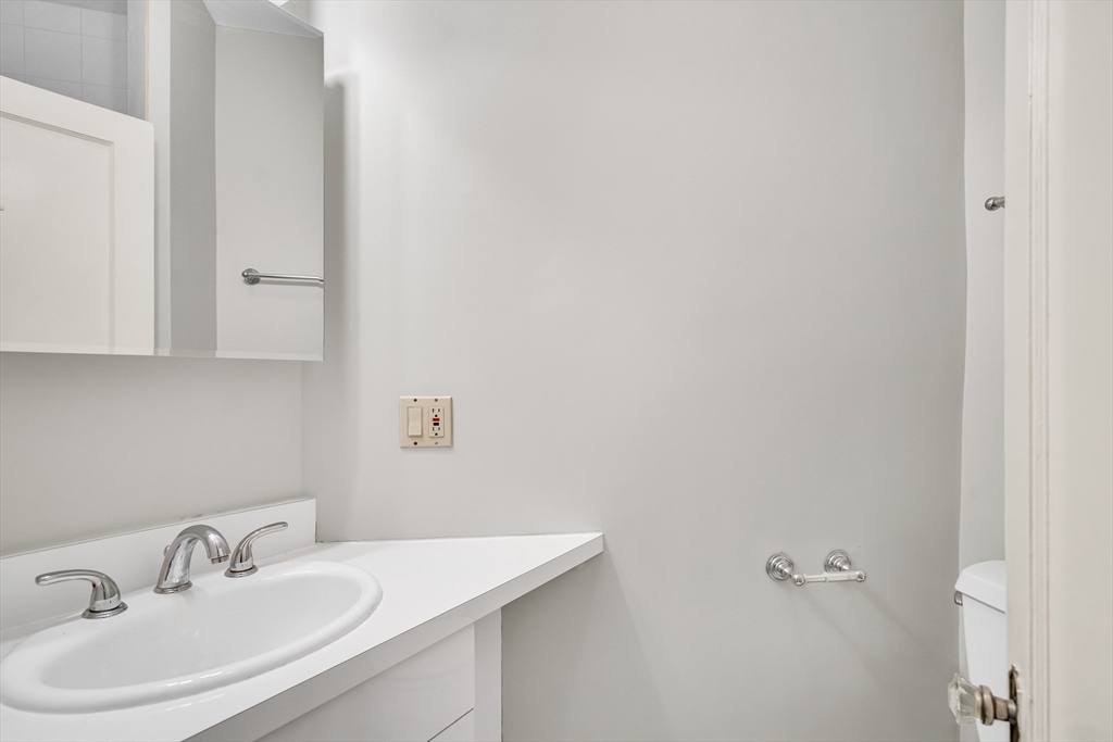 141 Beaconsfield Road, Unit 6 Brookline, MA 02445 - Photo 17 of 19