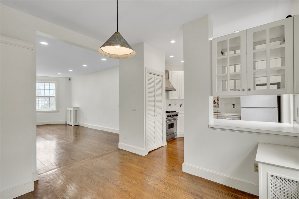 141 Beaconsfield Road, Unit 6 Brookline, MA 02445 - Photo 5 of 19