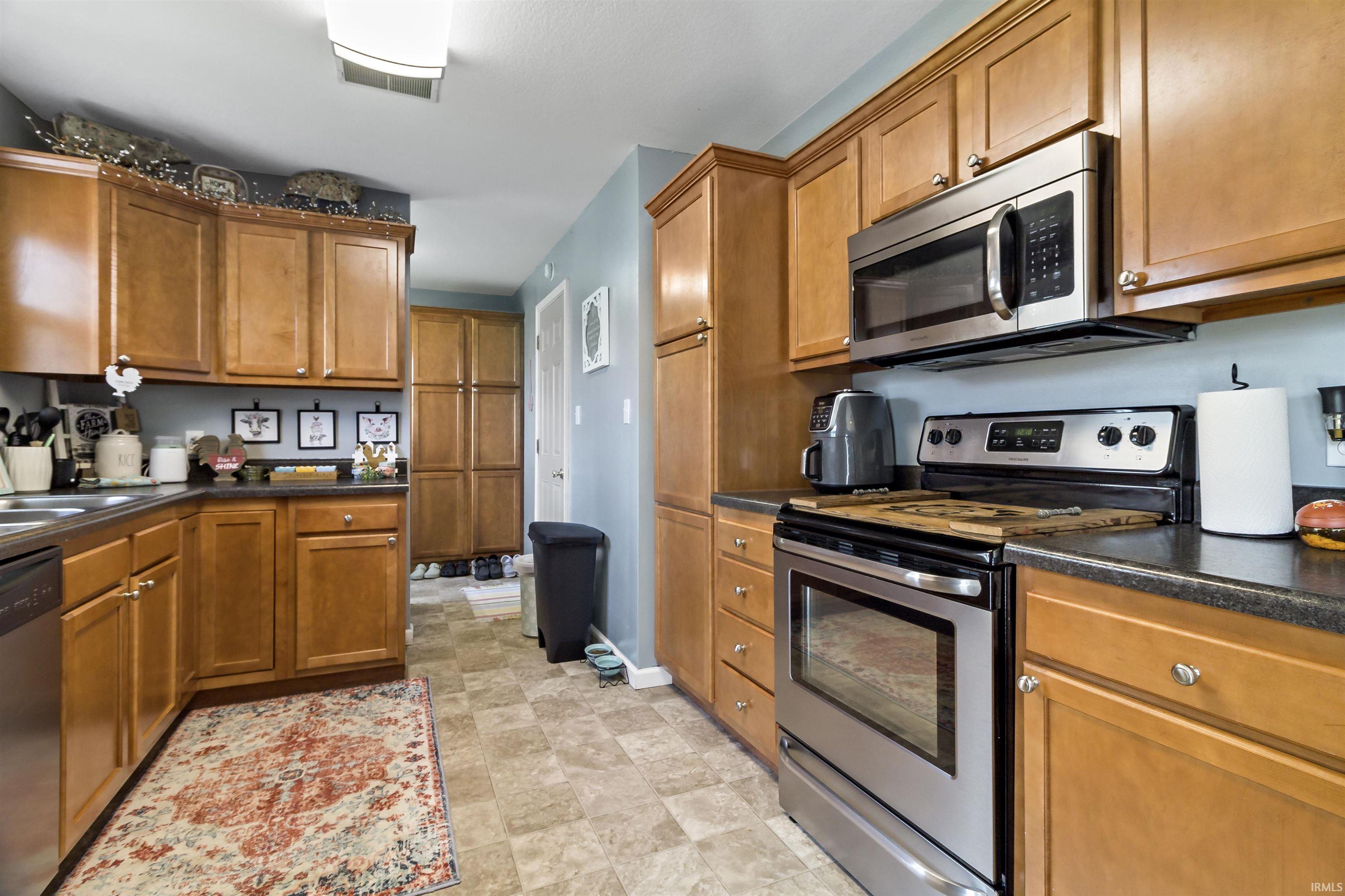 1108 West Riga Avenue Marion, IN 46952 - Photo 8 of 23 Gallery Image 8