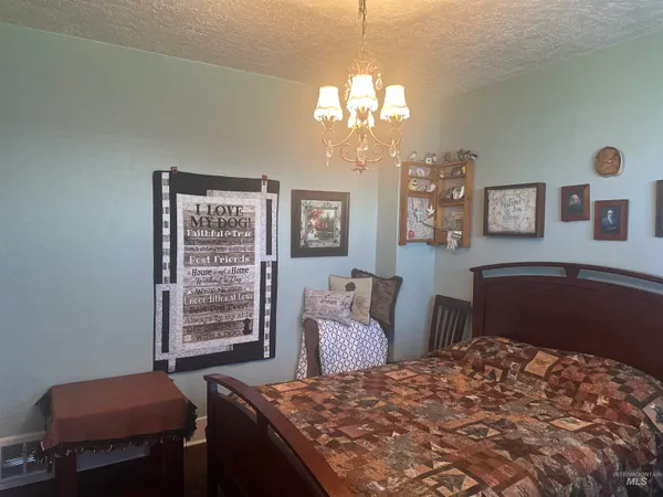 $199,900 | 309 North Broadway, Buhl, ID 83316