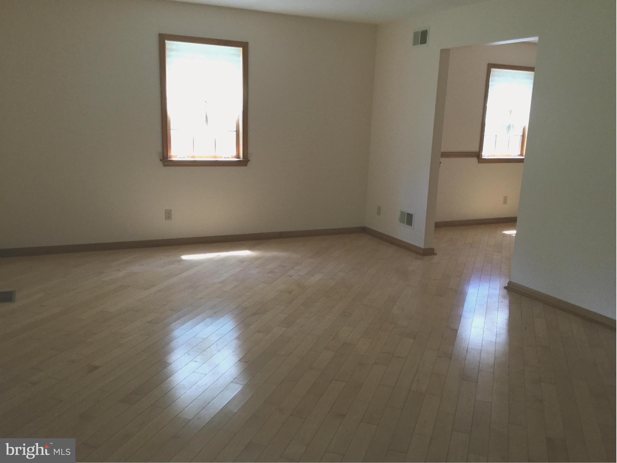 3045 Wheatfield Road Finksburg, MD 21048 - Photo 6 of 27 Living Room