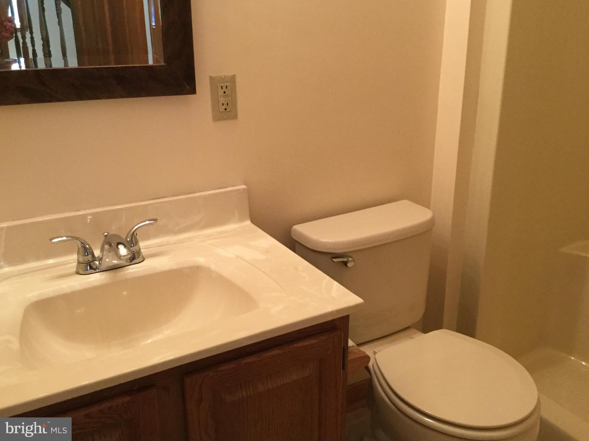 3045 Wheatfield Road Finksburg, MD 21048 - Photo 8 of 27 MAIN LEVEL FULL BATH