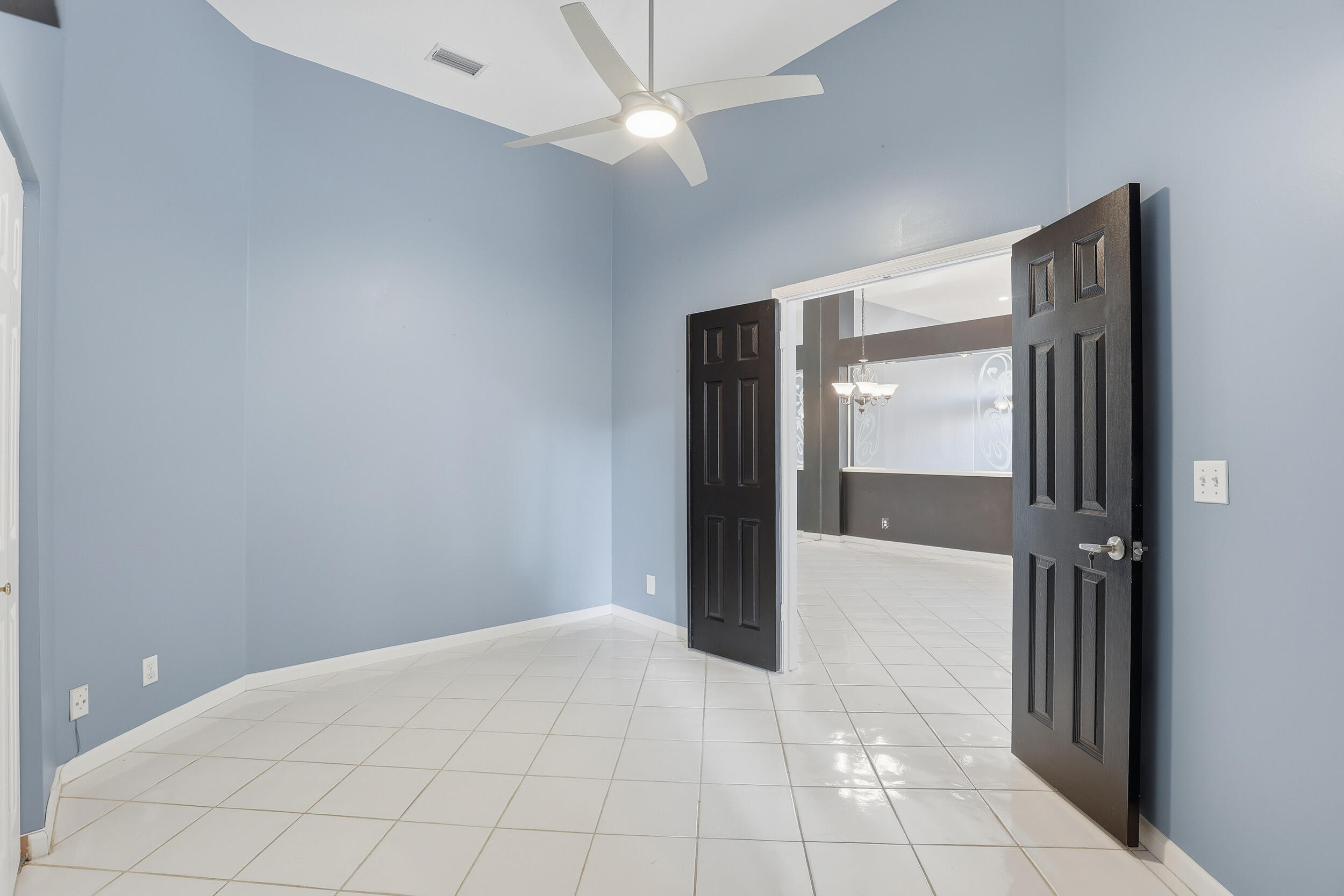 5405 Monterey Circle, Unit G Delray Beach, FL 33484 - Photo 19 of 71 Bedroom 3/ Den