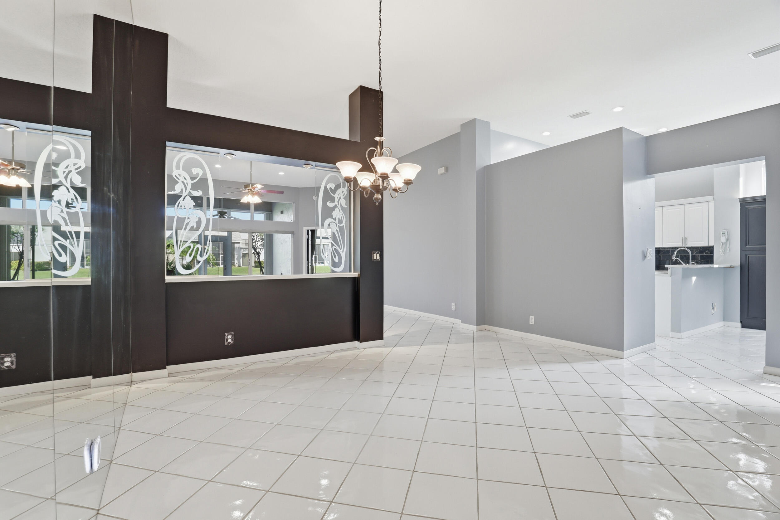 5405 Monterey Circle, Unit G Delray Beach, FL 33484 - Photo 25 of 71 Dining Room