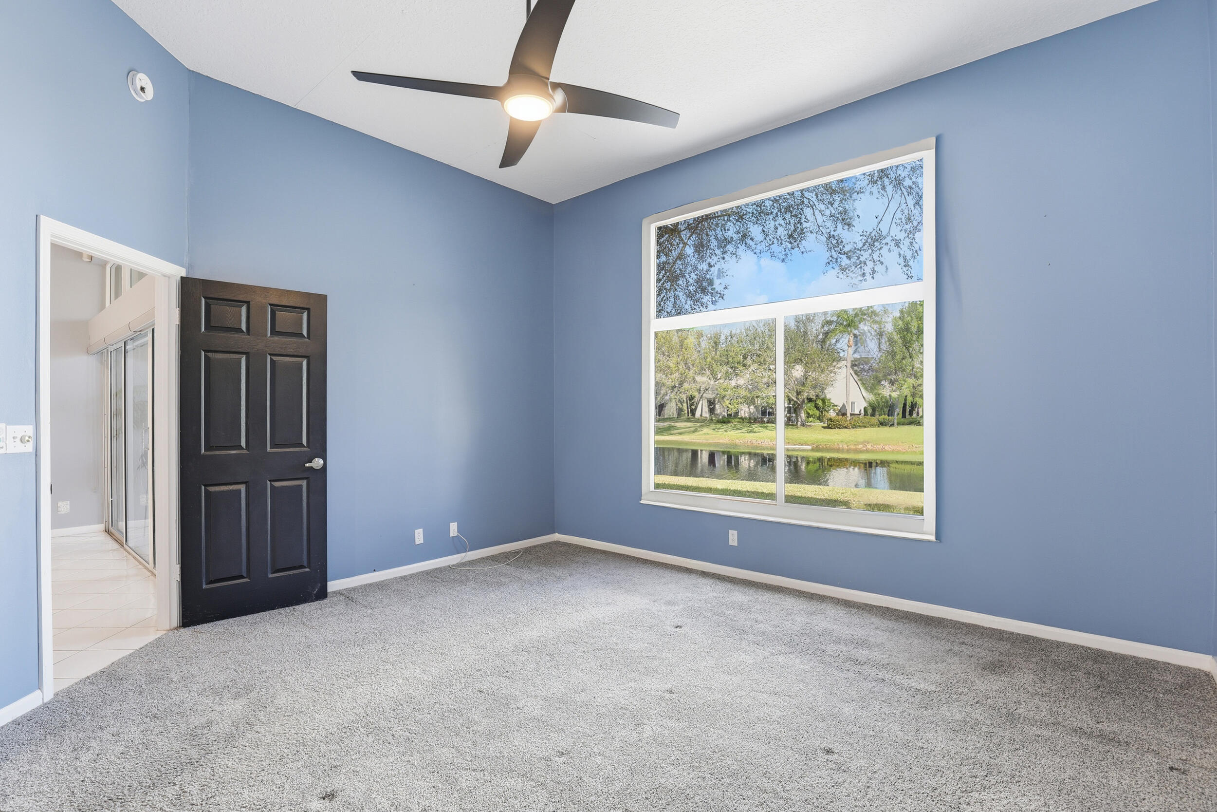 5405 Monterey Circle, Unit G Delray Beach, FL 33484 - Photo 33 of 71 Primary Bedroom