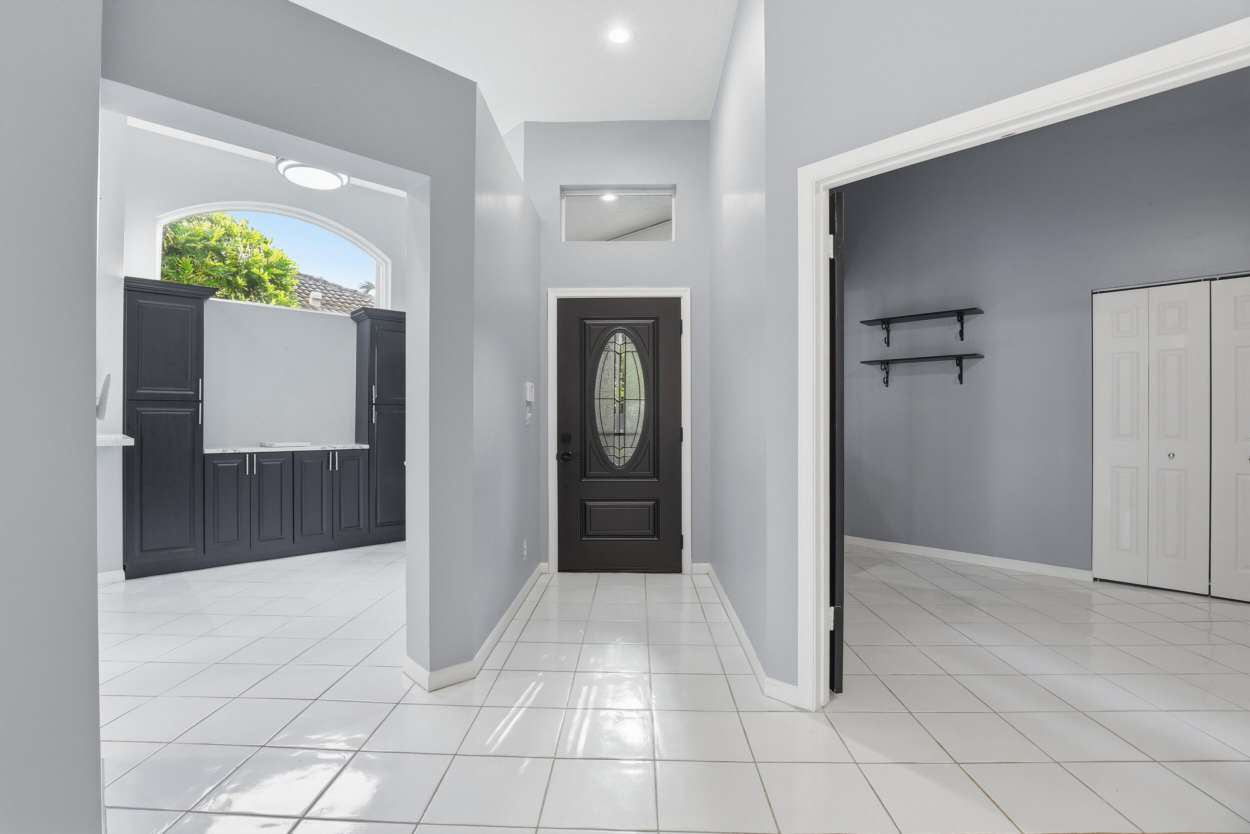 5405 Monterey Circle, Unit G Delray Beach, FL 33484 - Photo 6 of 71 Front Entry