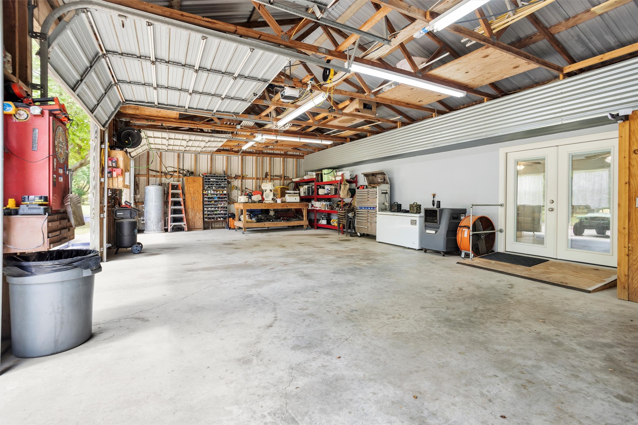 4402 Spears Road Manvel, TX 77578 - Photo 10 of 38 Shop