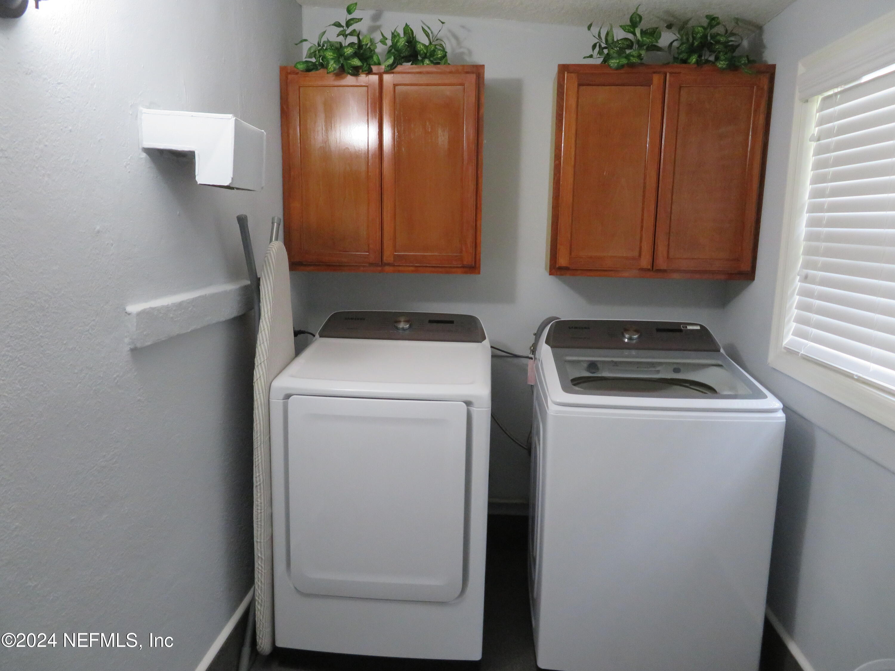 3820 Zion Road Jacksonville, FL 32207 - Photo 28 of 39 Main House Laundry
