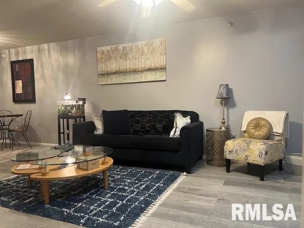 $149,000 | 3828 Creek Hill Drive, Unit 3, Bettendorf, IA 52722