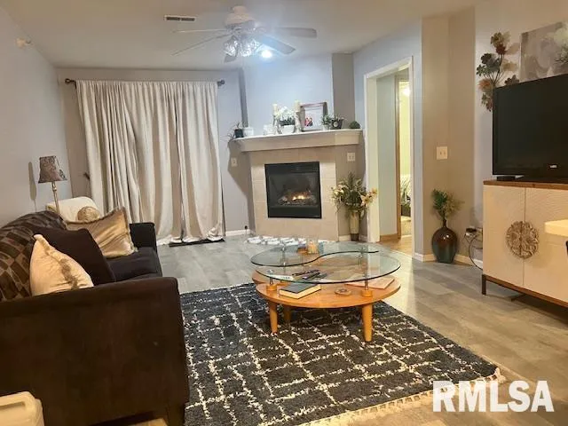 $149,000 | 3828 Creek Hill Drive, Unit 3, Bettendorf, IA 52722