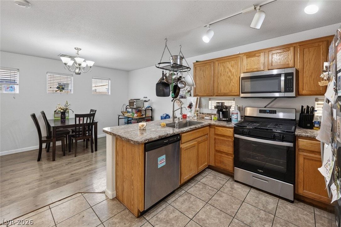 6924 Dancing Cloud Avenue Henderson, NV 89011 - Photo 11 of 32