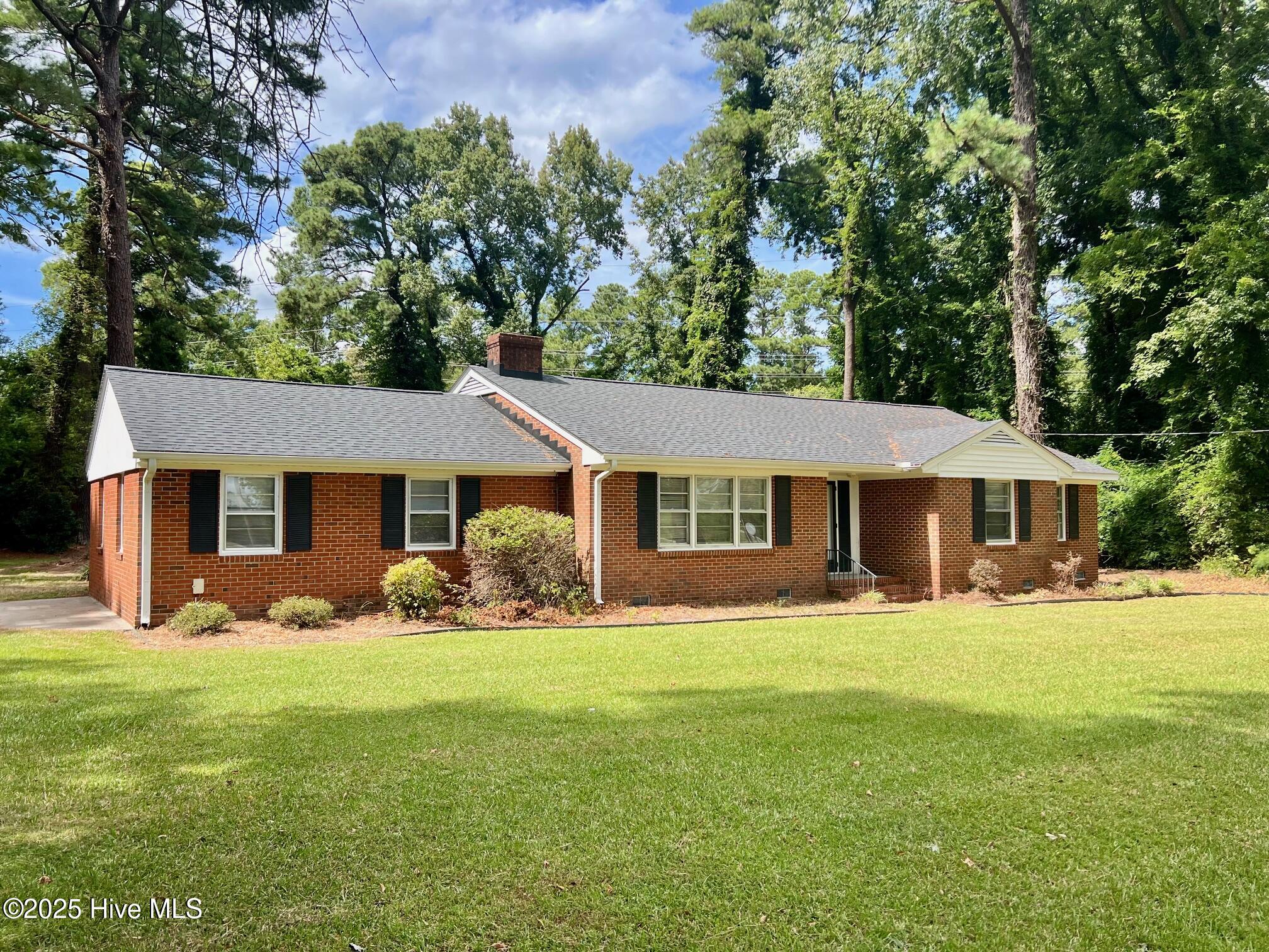 1570 Allen Road Greenville, NC 27834 - Photo 2 of 29 IMG_2363