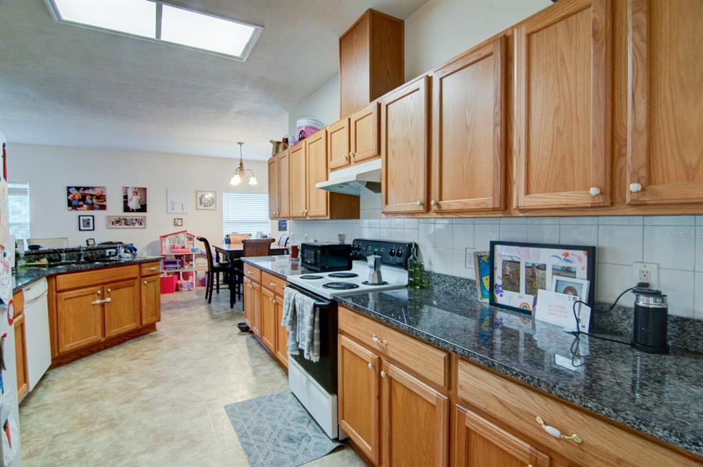 7852 Southwest 84th Way Gainesville, FL 32608 - Photo 14 of 30