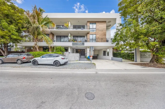 a car parked in front of a building