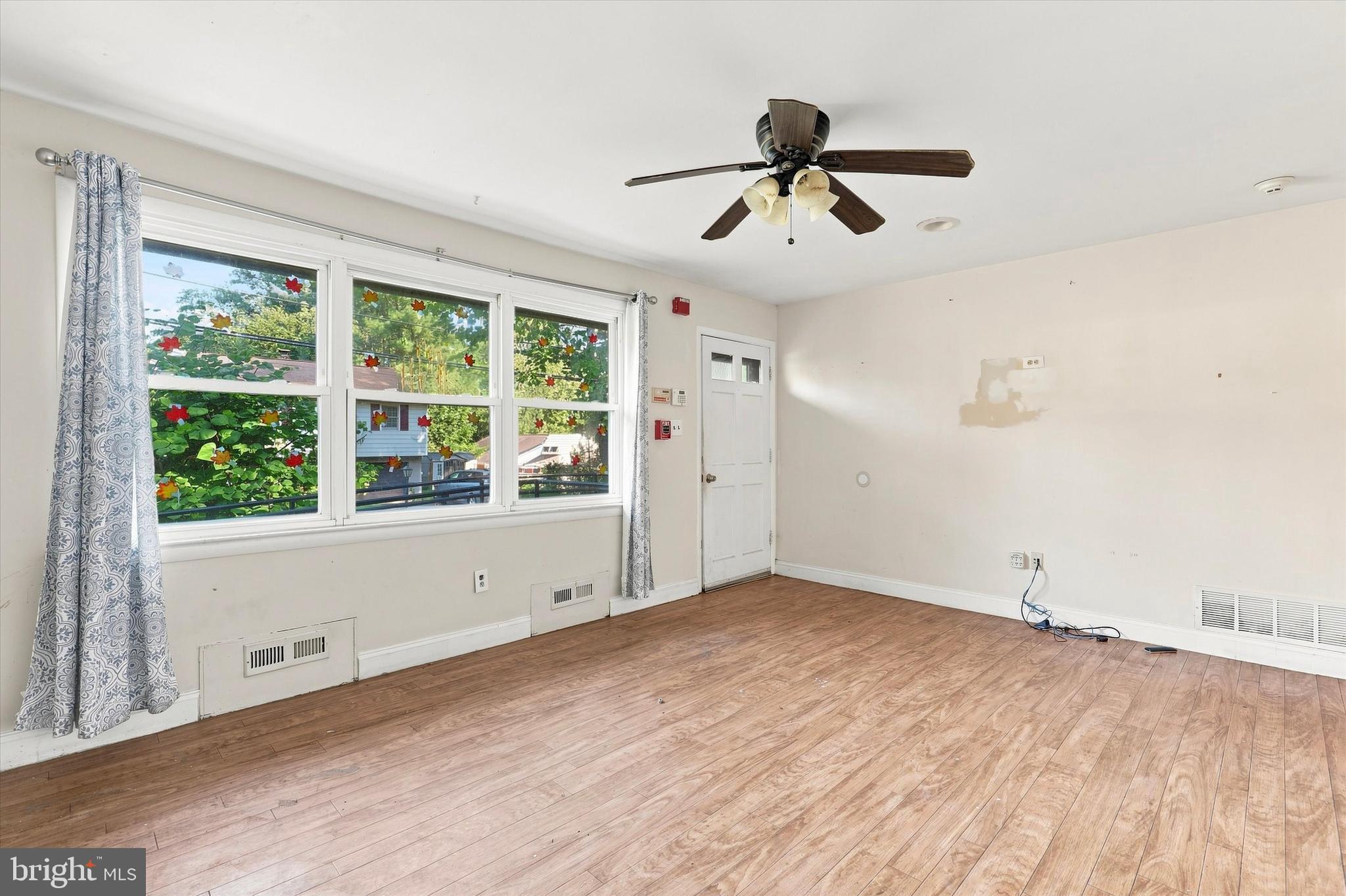 407 Johnson Road Horsham, PA 19044 - Photo 6 of 25 Gallery Image 6